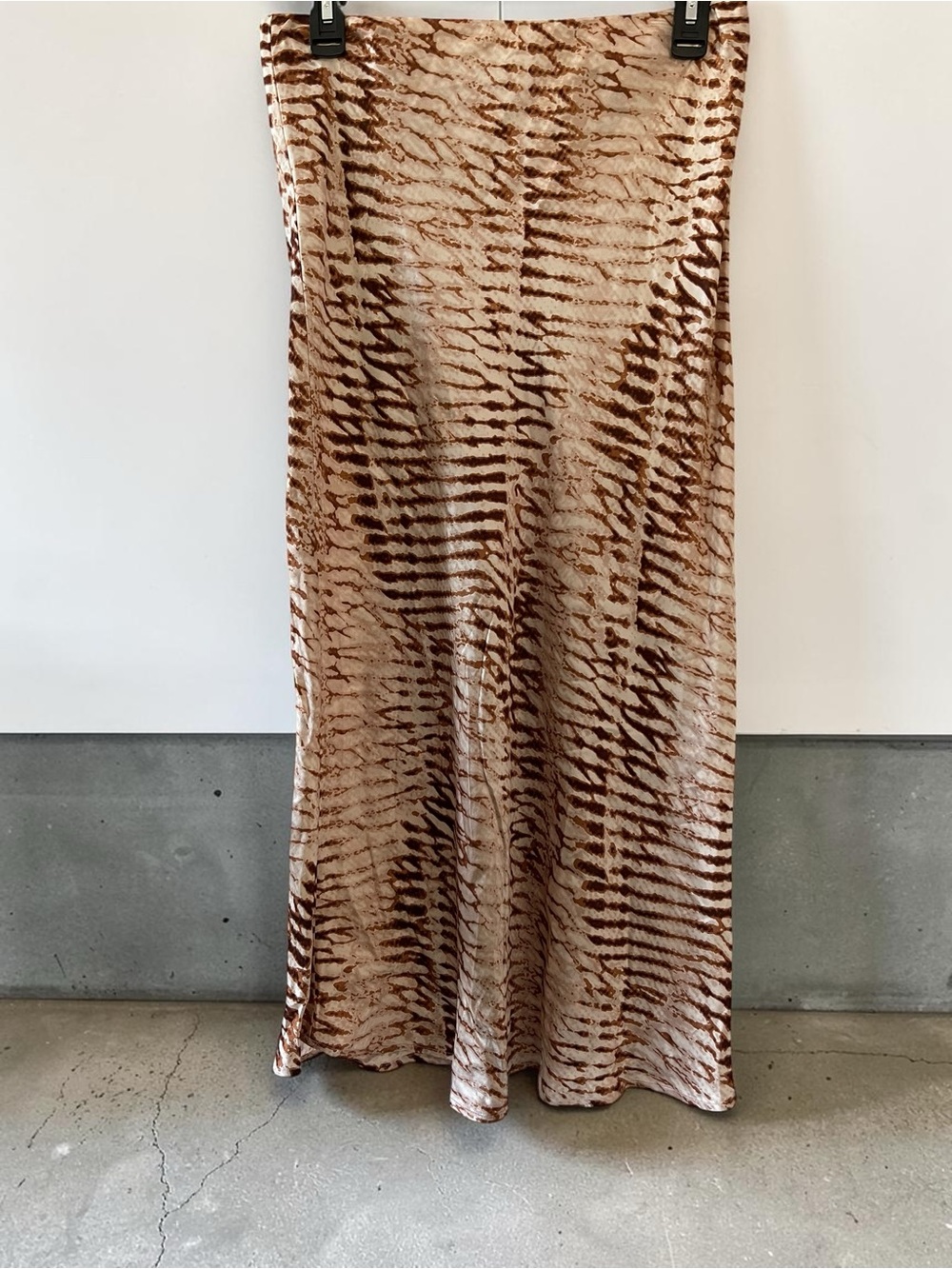Rails Beige Brown Animal Print Satin Midi Skirt Size: M